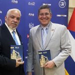 کتاب عمونوروز در دستان سفرای کوبا و ونزوئلا